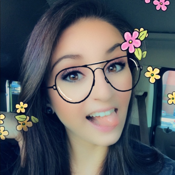 Meet your Posher, Christina - Picture 7 of 8